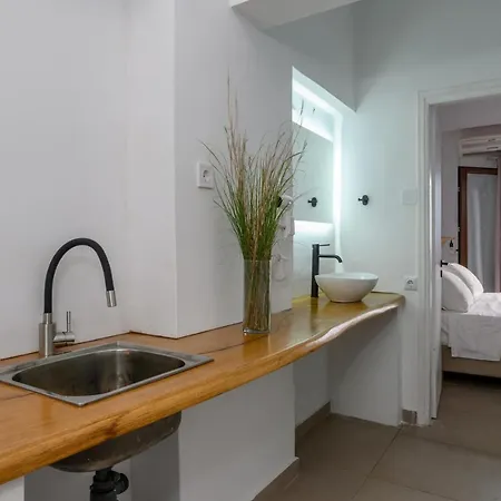 Hilltop At Kefalonia Hotel apartamentowy Angon