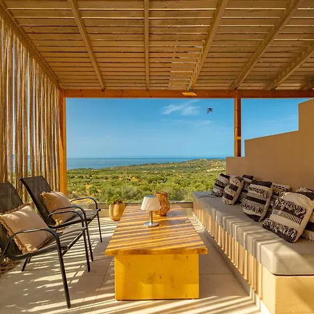 Hilltop At Kefalonia Hotel apartamentowy Angon